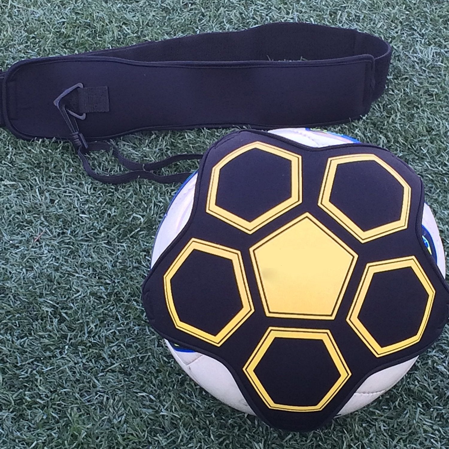 Hands Free Solo Soccer/Football Trainer- Fits Ball Size 3, 4, and 5